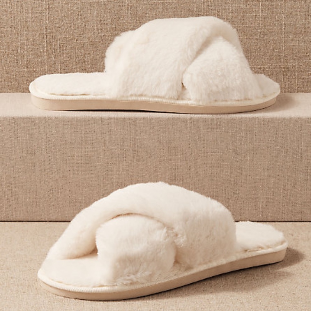 Criss Cross Cozy Snuggle Fur Slippers - Off White